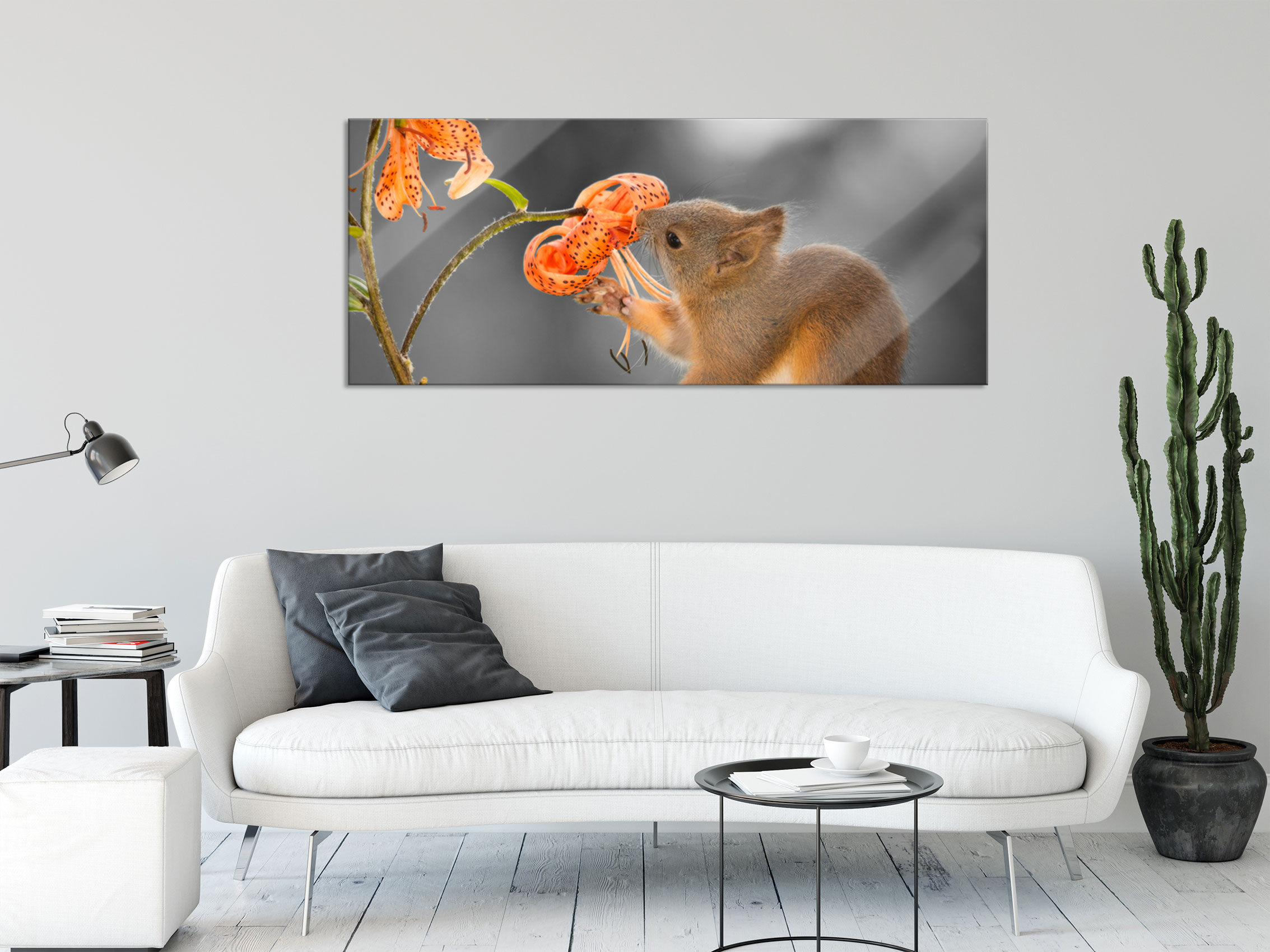 Eichhörnchen riecht an einer Blume | eBay Glasbild, Panorama inkl. Wandhalterung